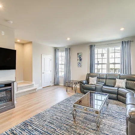Charming Dale City Townhome Less Than 7 Mi To State Park!